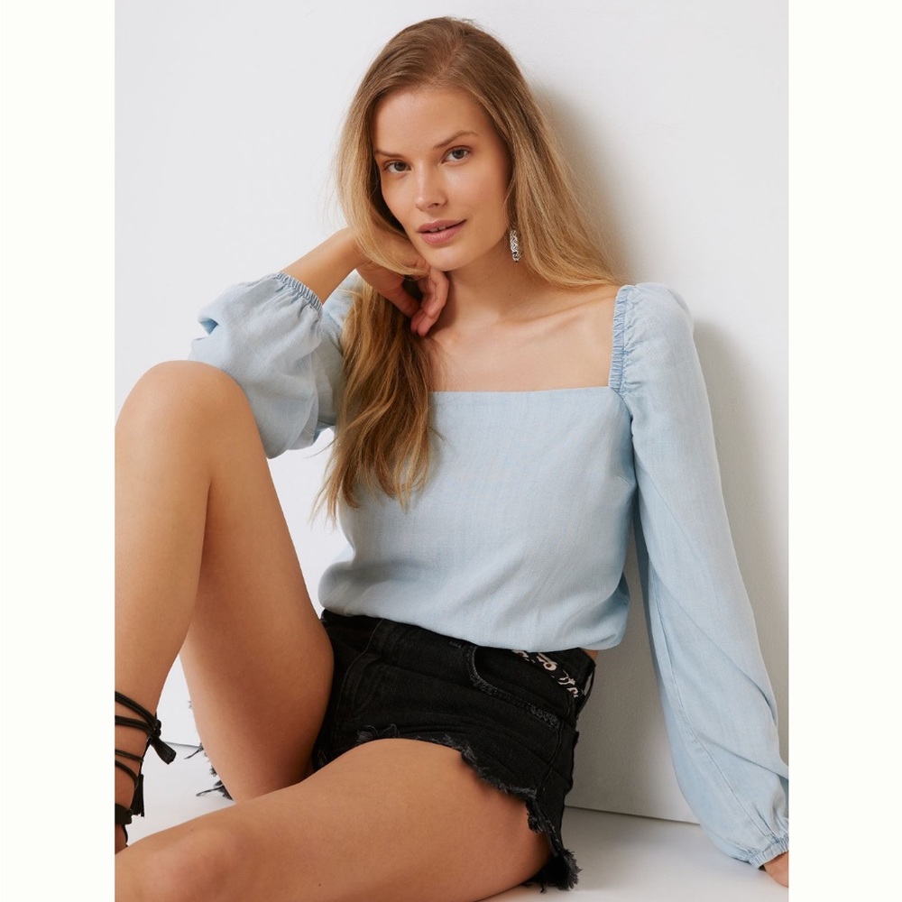 ✨🆕 Anthro Cloth & Stone Smocked Chambray Top